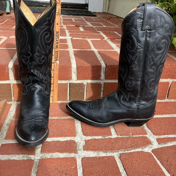 Justin Black Leather Pointed Toe Cowboy Boots - Picture 4 of 7